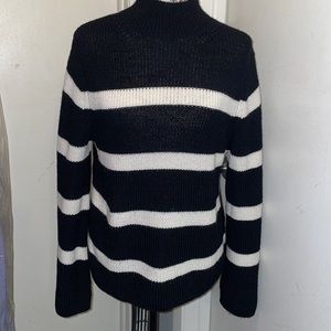 Beautiful Banana Republic black/cream fisherman’s sweater mock Turtle Neck SZ XS